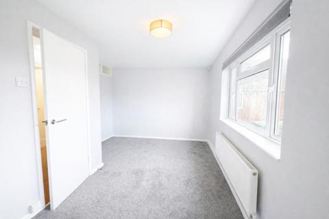 2 bedroom apartment to rent, St. Michael's Close, London N3