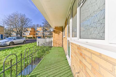 1 bedroom flat to rent, Bredhurst Close, Penge, London, SE20
