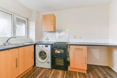 1 bedroom flat to rent, Bredhurst Close, Penge, London, SE20