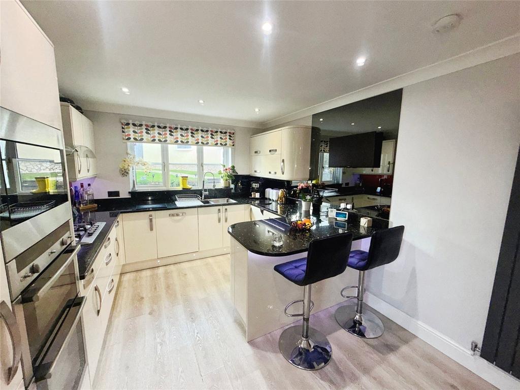Kitchen/Breakfast Ro