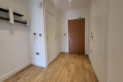 1 bedroom flat for sale, Ebony Crescent, Cockfosters, EN4