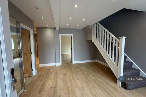 undefined, King Edward Avenue, Rainham, RM13