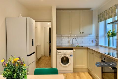 2 bedroom flat to rent, Wightman Road, London, N8