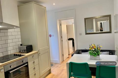 2 bedroom flat to rent, Wightman Road, London, N8