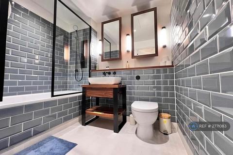 2 bedroom flat to rent, New Union Square, London, SW11