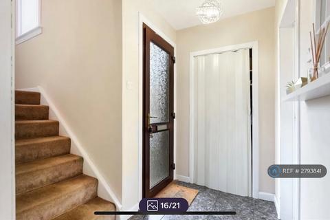 2 bedroom terraced house to rent, West Park Avenue, Glenrothes, KY6