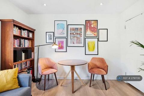 Studio to rent, Rectory Lane, London, SW17