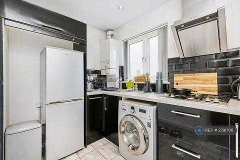 Studio to rent, Rectory Lane, London, SW17