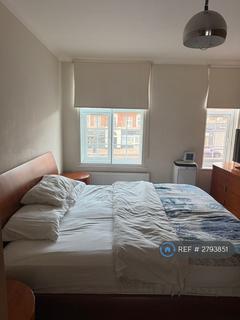 2 bedroom flat to rent, Falloden Way, London, NW11