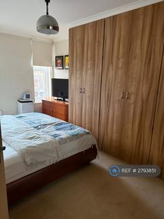 2 bedroom flat to rent, Falloden Way, London, NW11