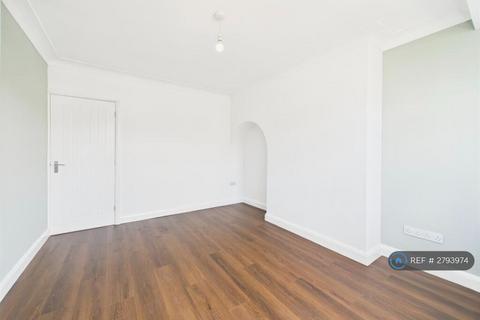 3 bedroom terraced house to rent, Brooklyn Avenue, Leeds, LS12