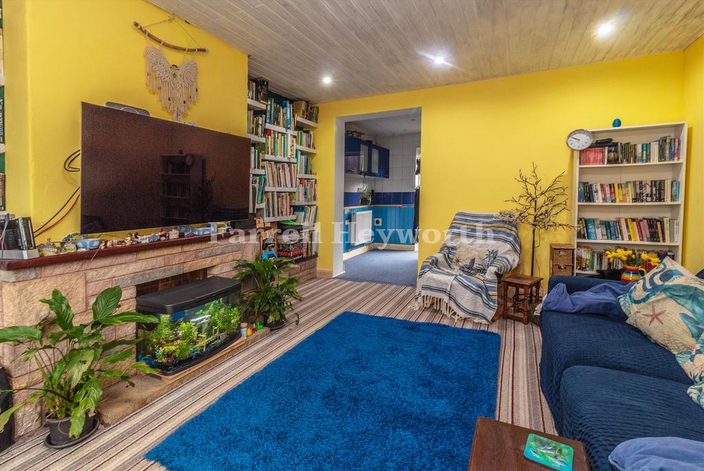 Lounge image 2