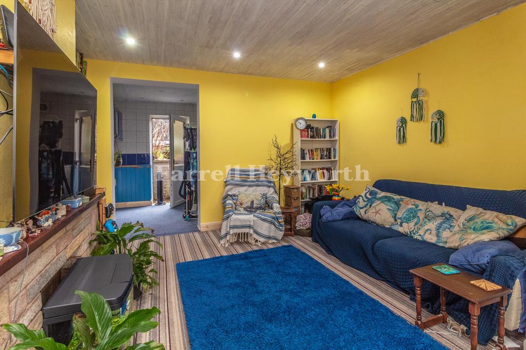 Lounge image 3