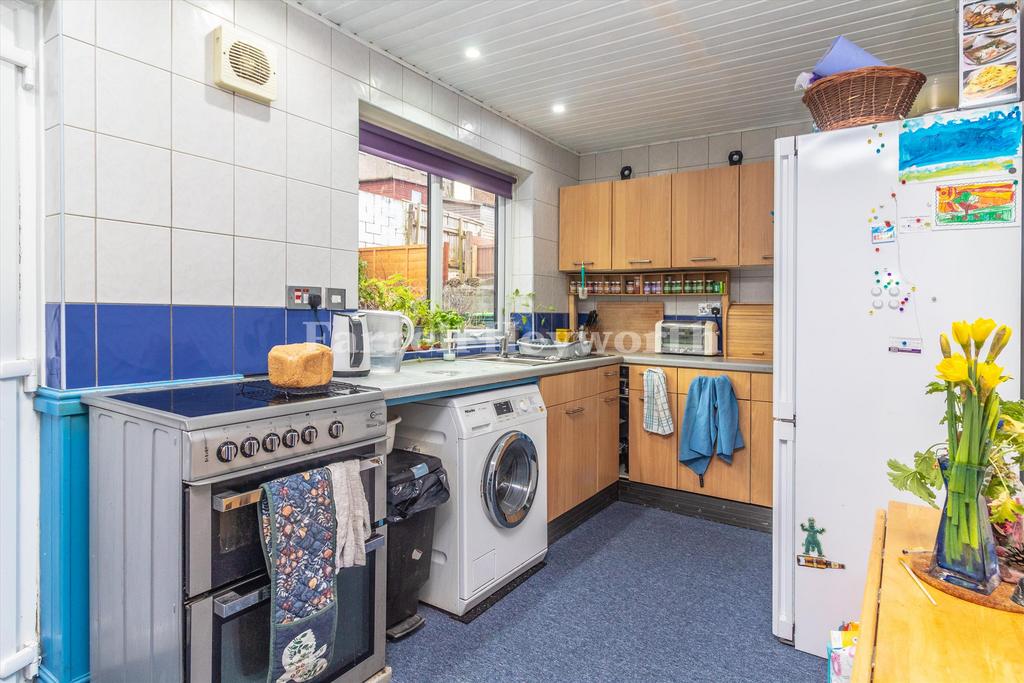 Kitchen image 2