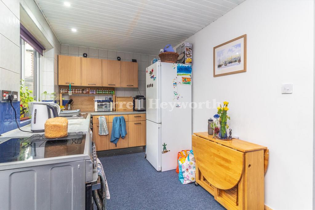 Kitchen image 3