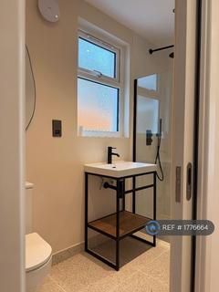 2 bedroom flat to rent, Walthamstow, London, E17