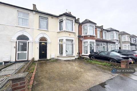 5 bedroom terraced house to rent, Cambridge Road, Ilford, IG3