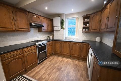 5 bedroom terraced house to rent, Cambridge Road, Ilford, IG3