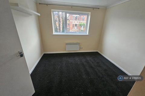 2 bedroom flat to rent, Kings Mount, Prenton, CH43