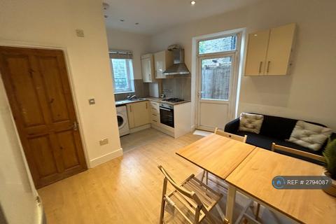 undefined, Crookham Road, London, SW6