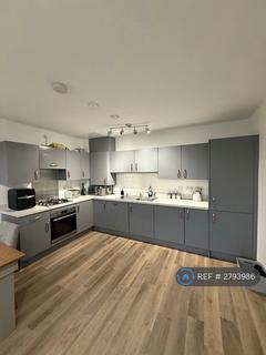 1 bedroom flat to rent, Portreath Court, Redhill, RH1
