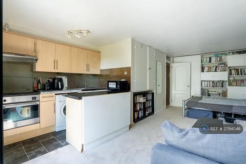 undefined, Wellesley Road, London, W4
