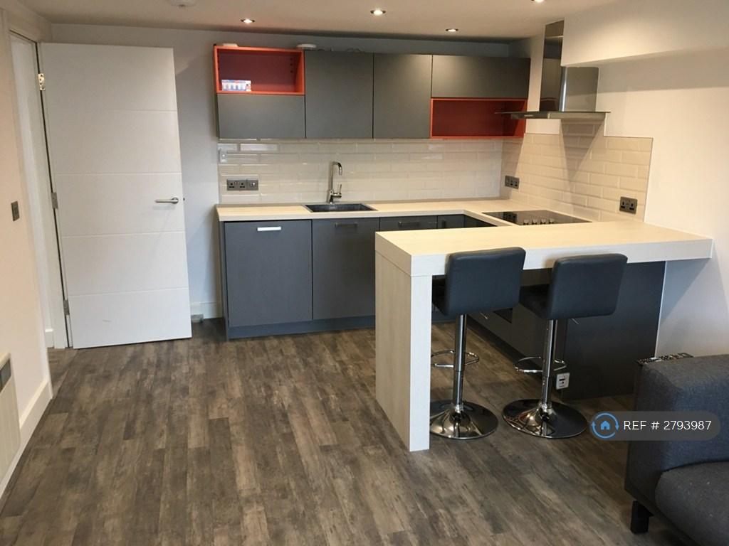 Kitchen/Breakfast Bar
