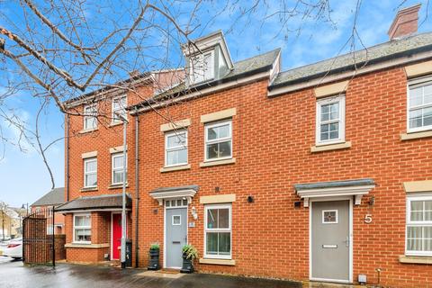 Mycroft Road, Swindon, SN25