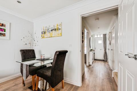 3 bedroom terraced house for sale, Mycroft Road, Swindon, SN25