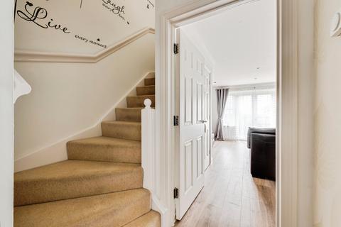 3 bedroom terraced house for sale, Mycroft Road, Swindon, SN25