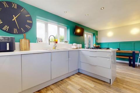 3 bedroom semi-detached house for sale, St. Clements Drive, Milton Keynes MK3