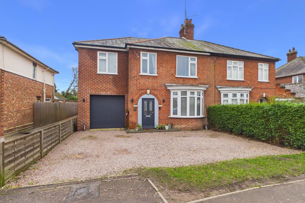 Ewe Move - Spalding - Halmer Gate - Front of House