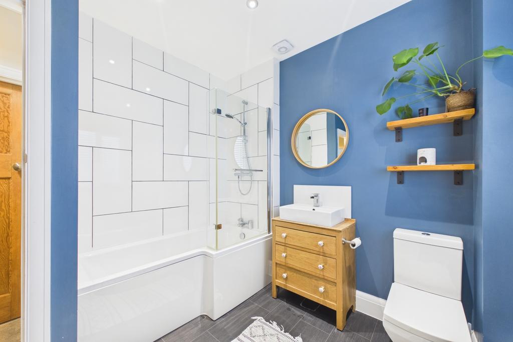 Ewe Move - Spalding - Halmer Gate - Family Bathroo