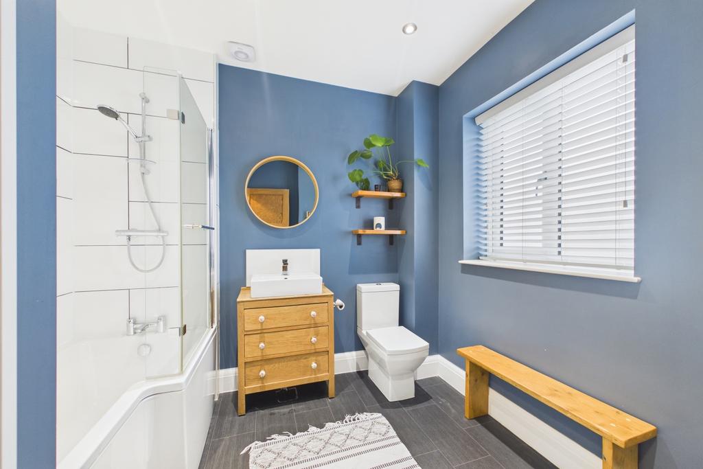 Ewe Move - Spalding - Halmer Gate - Family Bathroo