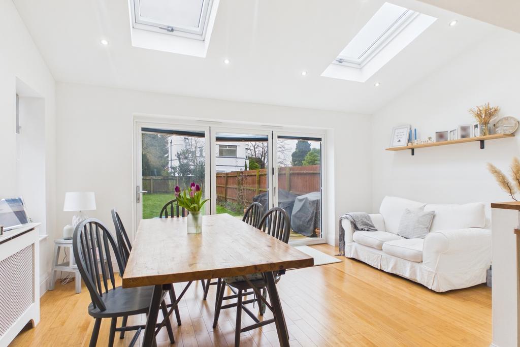 Ewe Move - Spalding - Halmer Gate - Open Plan Kitc