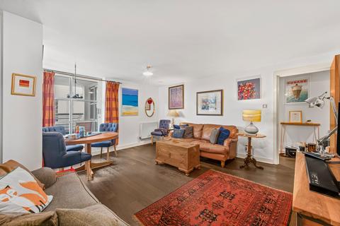 2 bedroom flat for sale, Barrier Point Road, London