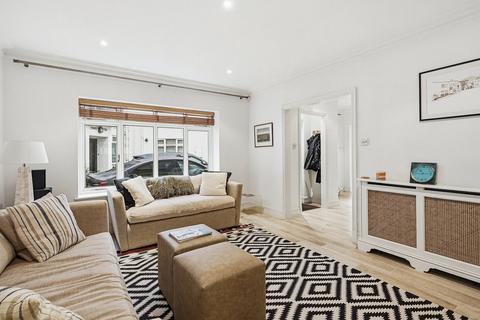 3 bedroom semi-detached house to rent, Campden House Close, London