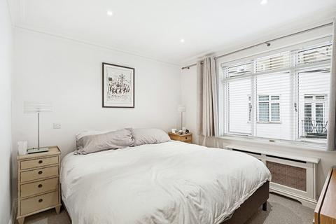 3 bedroom semi-detached house to rent, Campden House Close, London