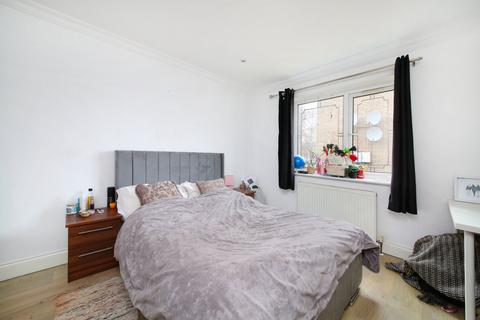 2 bedroom flat for sale, Batten Street, London