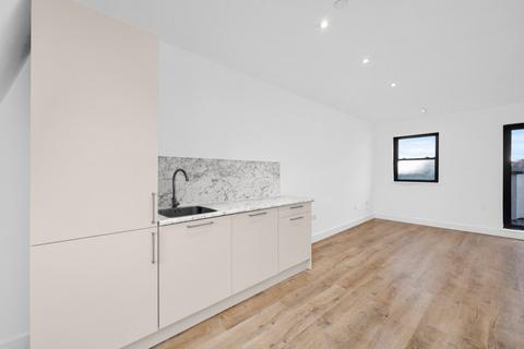 2 bedroom flat to rent, Warlters Road, London