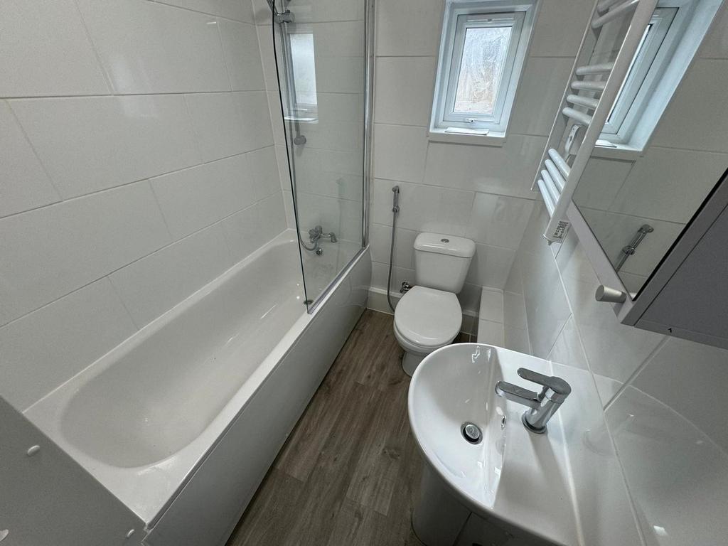 Family Bathroom Suite