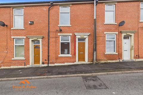 3 bedroom terraced house to rent, Lawrence Street, Blackburn BB2