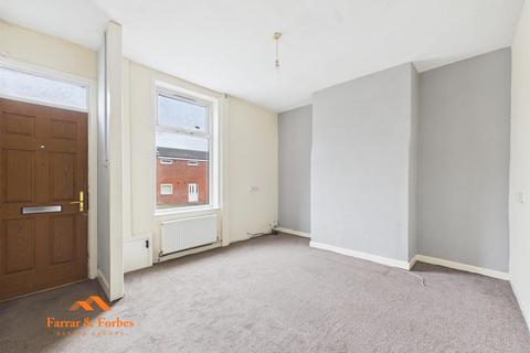 3 bedroom terraced house to rent, Lawrence Street, Blackburn BB2