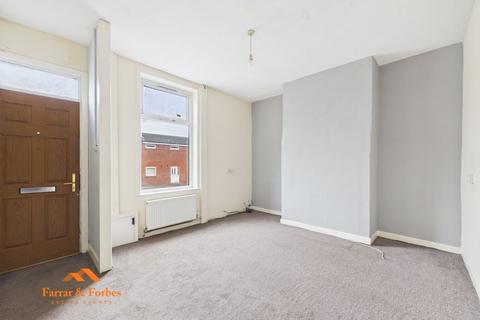 3 bedroom terraced house to rent, Lawrence Street, Blackburn BB2