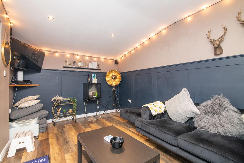 Summerhouse/bar