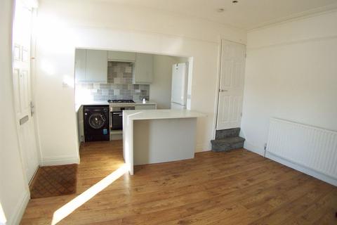 2 bedroom terraced house for sale, Woodside Place, Leeds