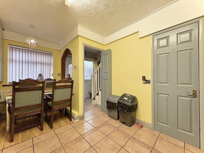 Dining kitchen