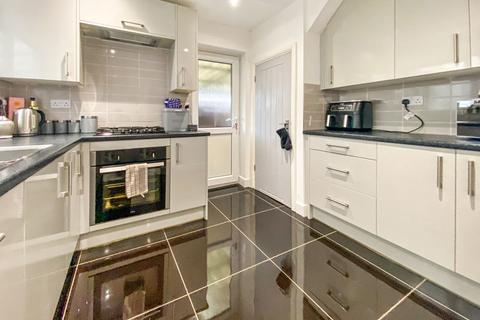 3 bedroom semi-detached house for sale, Allen Road, Hedge End