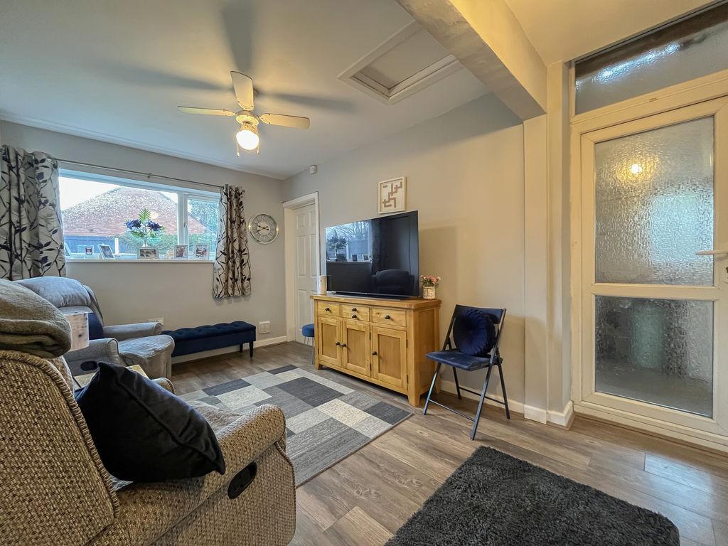 Lounge annex