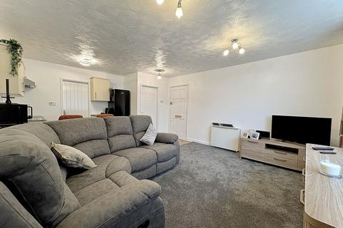 1 bedroom flat for sale, Sutton Court, ETTINGSHALL PARK, WV4 6QW